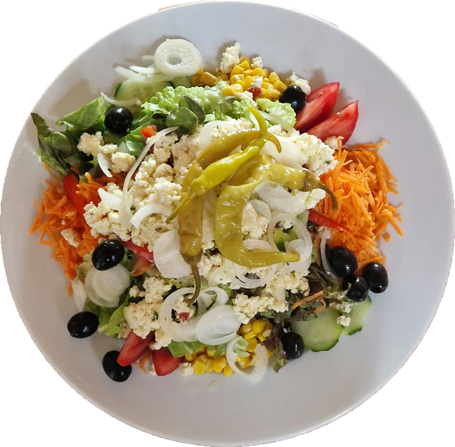 Bunter Salat mit Feta, Oliven und Peperoni